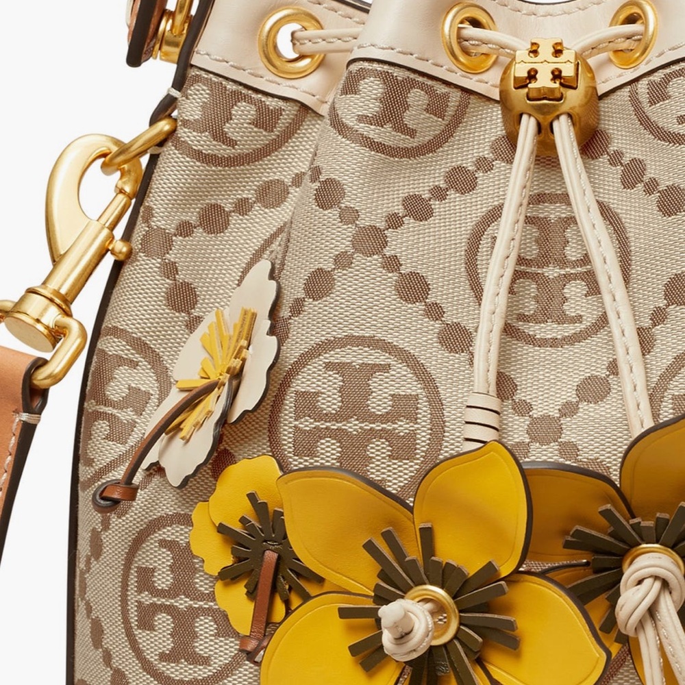 Tory Burch monogram braided floral bucket bag - Picture 4 of 9